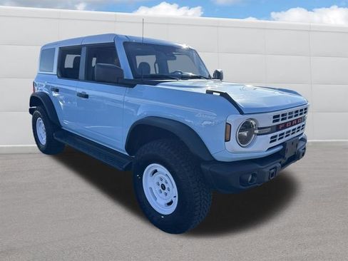 Used 2025 Ford Bronco Heritage Edition AWD/4WD image 9