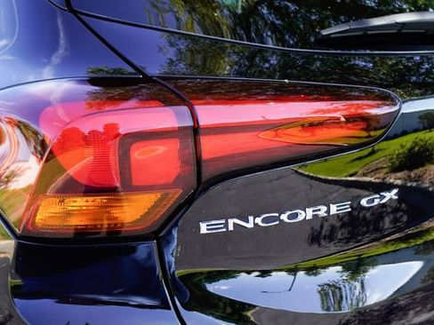 Used 2022 Buick Encore GX Select w/ Sport Touring Package image 35
