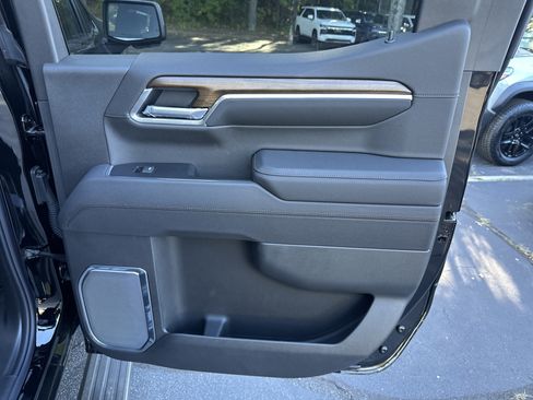 New 2025 Chevrolet Silverado 1500 High Country AWD/4WD image 15