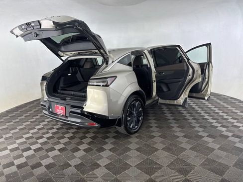 Certified 2025 Nissan Murano Platinum w/ Cargo Package AWD/4WD image 14