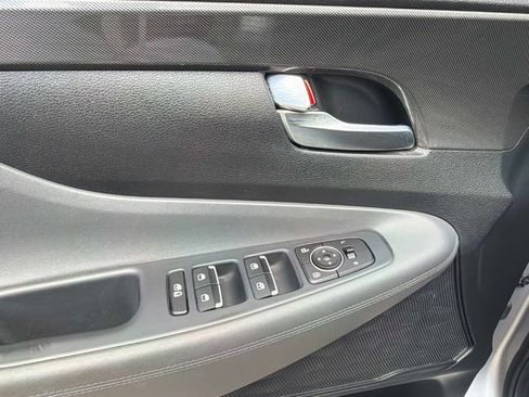 Used 2022 Hyundai Santa Fe SEL FWD image 18