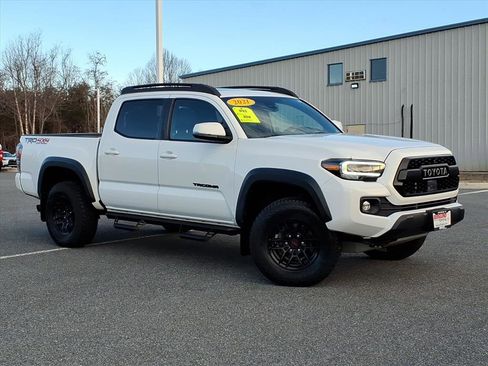 Used 2021 Toyota Tacoma TRD Off-Road w/ TRD Premium Off Road Package image 2