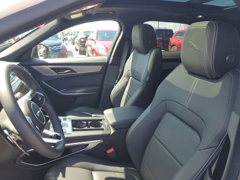 New 2026 Jaguar F-PACE R-Dynamic S image 11