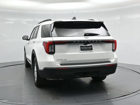 Used 2025 Ford Explorer Active RWD image 30