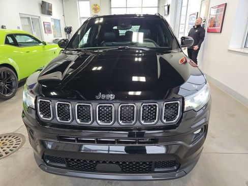 Certified 2024 Jeep Compass Latitude image 2