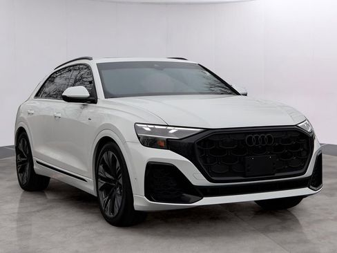 Used 2025 Audi Q8 Premium Plus image 3
