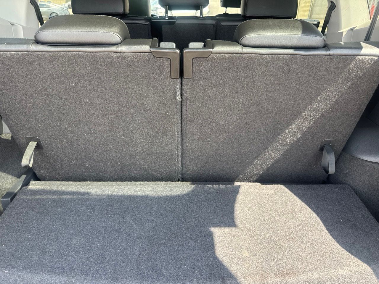Used 2018 Volkswagen Tiguan SEL Premium FWD image 36