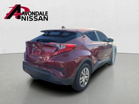 Used 2019 Toyota C-HR LE FWD image 4