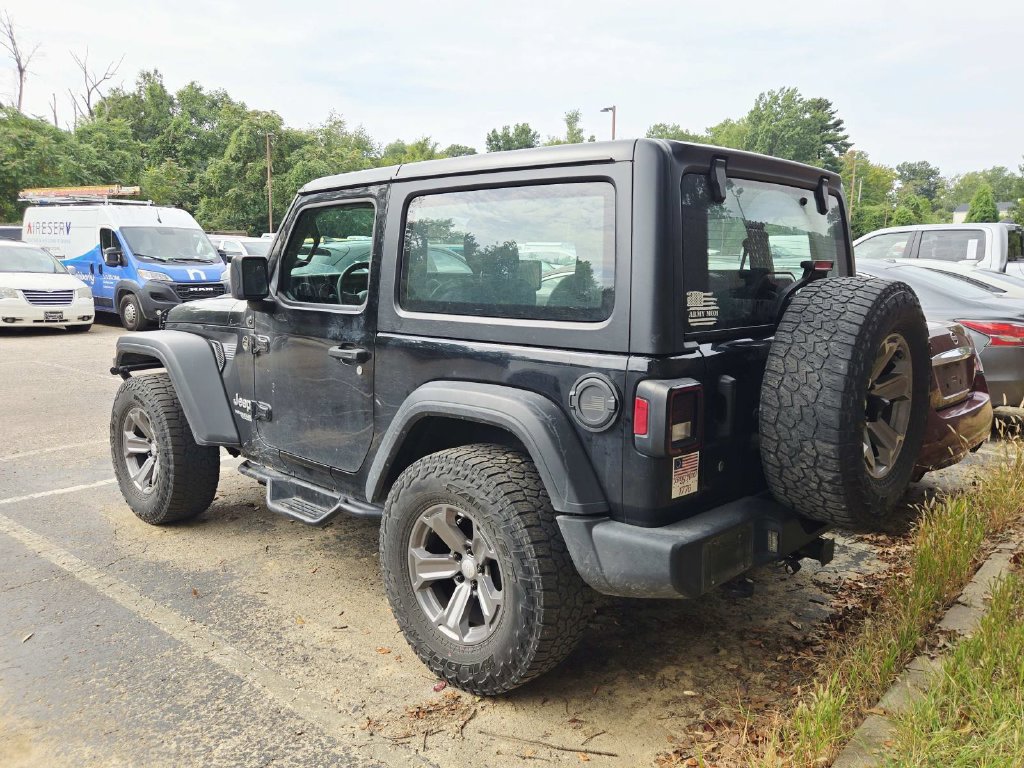 Used 2019 Jeep Wrangler Sport AWD/4WD image 3