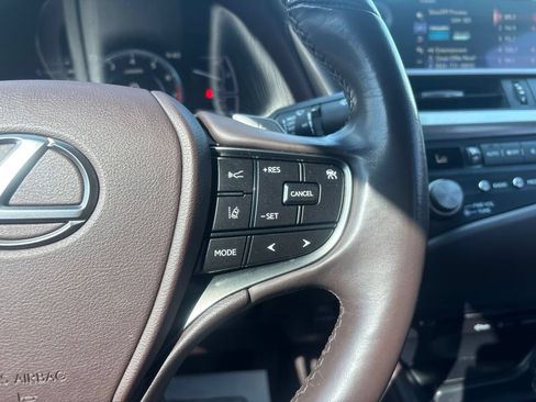 Used 2021 Lexus ES 350 w/ Accessory Package FWD image 19