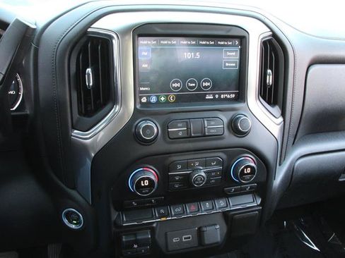 Used 2020 Chevrolet Silverado 1500 LT Trail Boss w/ Convenience Package AWD/4WD image 16