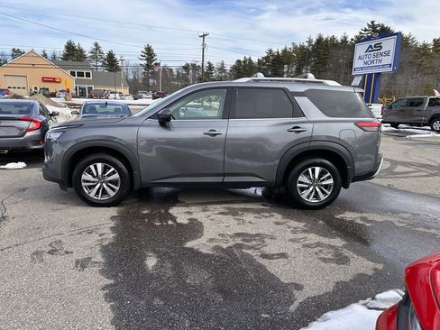 Used 2022 Nissan Pathfinder SL image 6