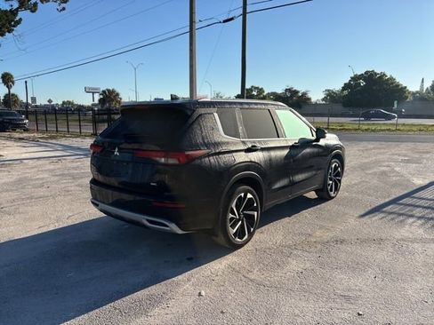Used 2024 Mitsubishi Outlander SEL image 4
