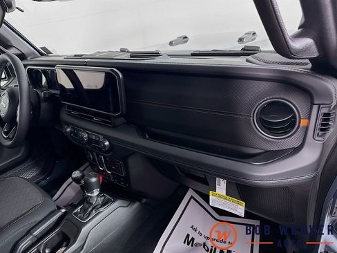 New 2026 Jeep Gladiator Mojave image 32