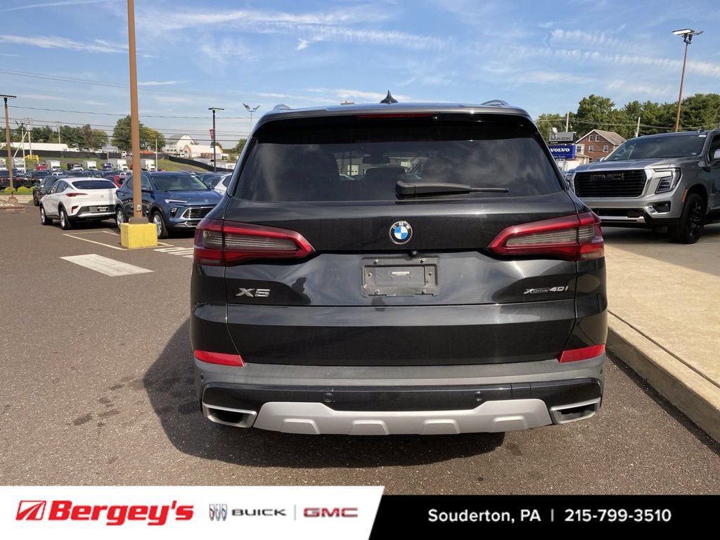 Used 2019 BMW X5 xDrive40i w/ Premium Package 2 AWD/4WD image 3