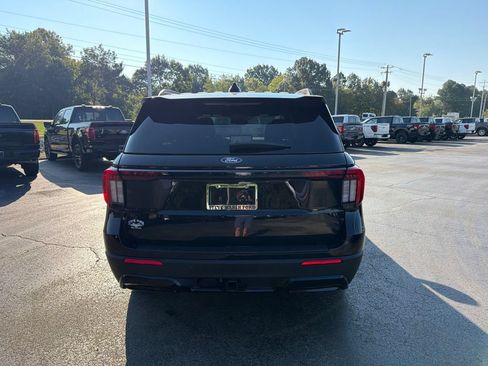New 2027 Ford Explorer ST-Line w/ Premium Package RWD image 4