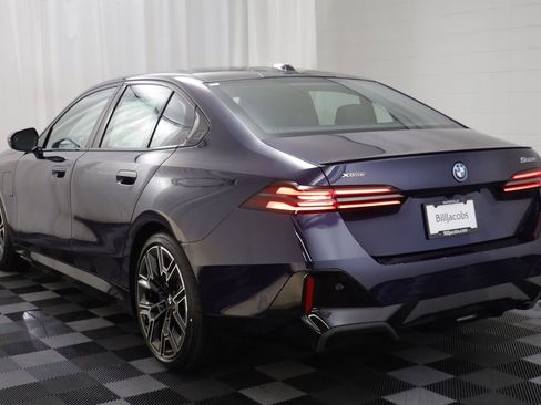 New 2026 BMW 550e xDrive w/ Executive Package image 16