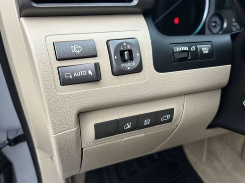 Used 2010 Lexus LX 570 4WD image 11