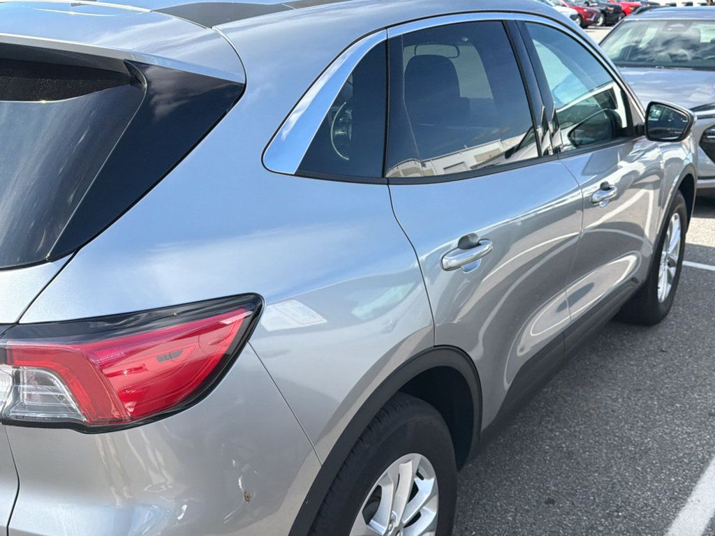 Used 2021 Ford Escape SE w/ Convenience Package AWD/4WD image 4