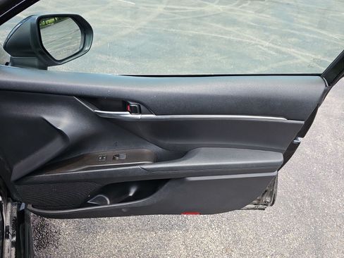 Used 2024 Toyota Camry SE FWD image 14