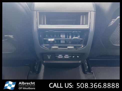 New 2025 Jeep Grand Cherokee Limited w/ Black Appearance Package image 19