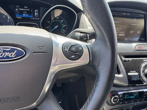 Used 2014 Ford Focus Titanium FWD image 25