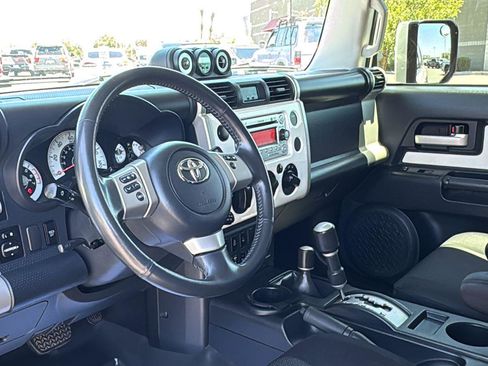 Used 2014 Toyota FJ Cruiser 4WD w/ Upgrade Package image 25