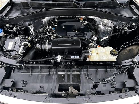 Used 2020 Ford Explorer XLT w/ Equipment Group 202A image 10