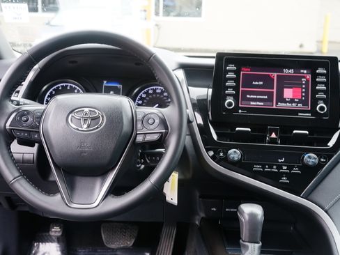 Used 2023 Toyota Camry SE image 19