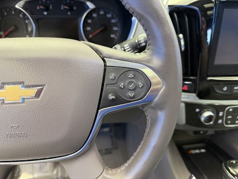 Used 2018 Chevrolet Traverse Premier w/ Driver Confidence II Package FWD image 17