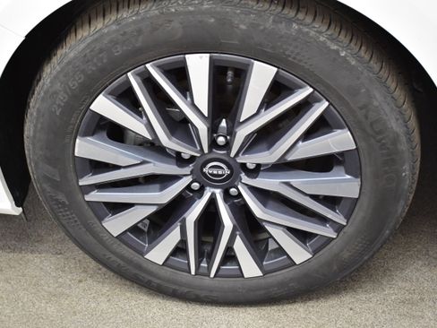 Used 2025 Nissan Altima 2.5 SV FWD image 34