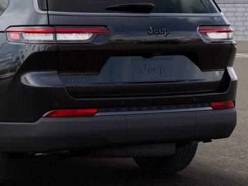 New 2026 Jeep Grand Cherokee L 4WD image 13