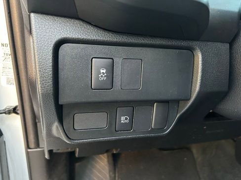 Used 2021 Toyota Tacoma SR w/ SR Convenience Package image 17