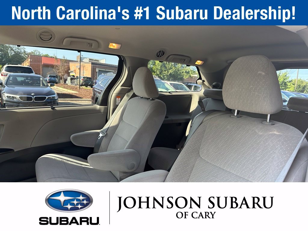 Used 2015 Toyota Sienna LE FWD image 18