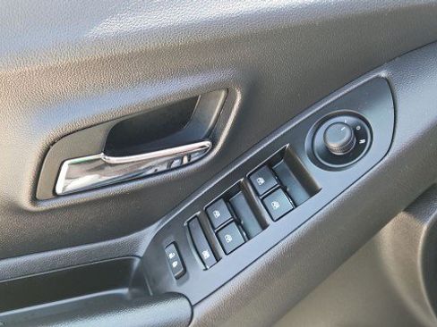 Used 2021 Chevrolet Trax LS AWD/4WD image 21