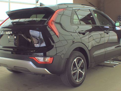 Used 2024 Kia Niro EX FWD image 3