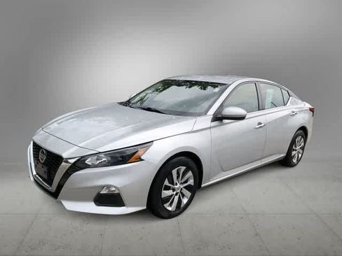 Used 2022 Nissan Altima 2.5 S FWD image 2