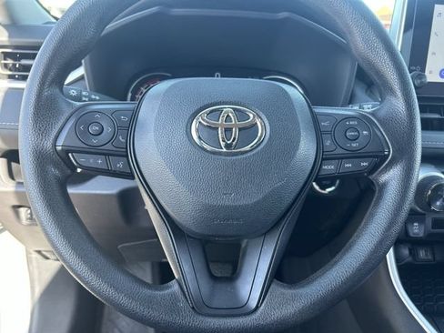 Used 2025 Toyota RAV4 XLE FWD image 24