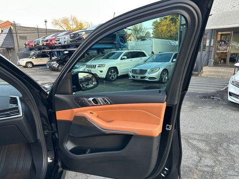 Used 2019 BMW X5 xDrive40i w/ M Sport Package image 12