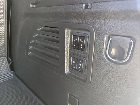 Used 2024 Chevrolet Traverse RS AWD/4WD image 24