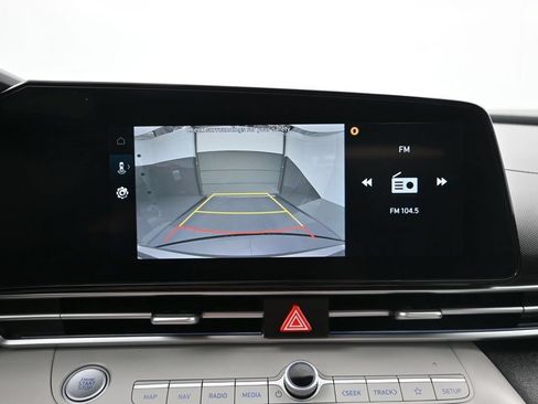 Used 2025 Hyundai Elantra Limited FWD image 18