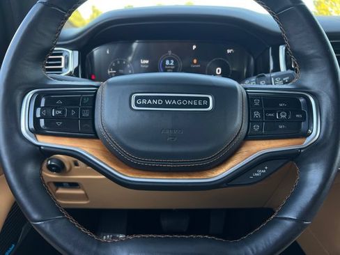 Used 2022 Jeep Grand Wagoneer Series III w/ Rear Seat Video Group 1 AWD/4WD image 34