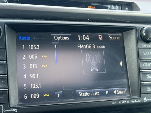 Used 2017 Toyota RAV4 Limited image 15