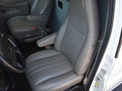 Used 2020 Chevrolet Express 2500 2500 3dr Cargo Van w/ Safety Package image 18