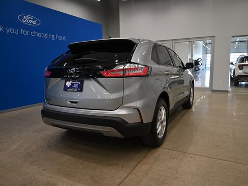 Certified 2024 Ford Edge SEL image 8