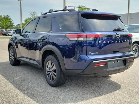 Used 2026 Nissan Pathfinder SV AWD/4WD image 8