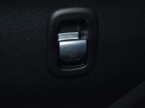 Certified 2025 Mercedes-Benz C 300 4MATIC Sedan image 7