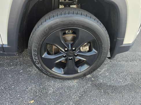 Used 2021 Jeep Compass Latitude AWD/4WD image 32
