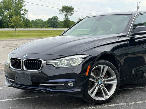 Used 2018 BMW 330i xDrive Sedan w/ Convenience Package AWD/4WD image 2