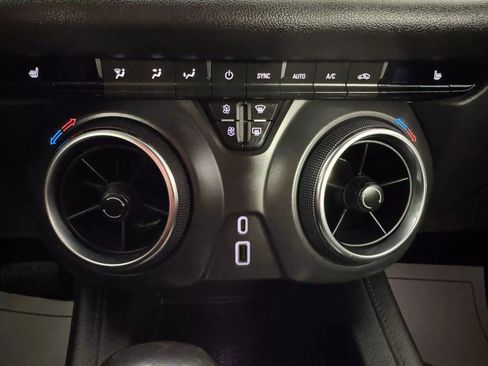 Used 2020 Chevrolet Blazer LT FWD image 24